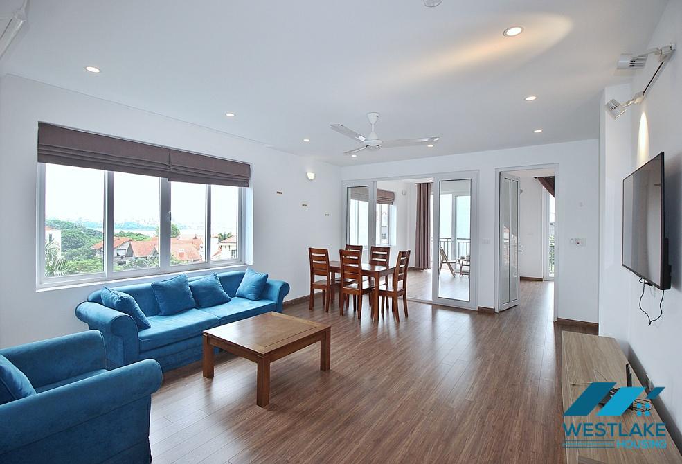  A bright 3 bedroom apartment for rent in Dang Thai Mai area, Tay Ho, Ha Noi