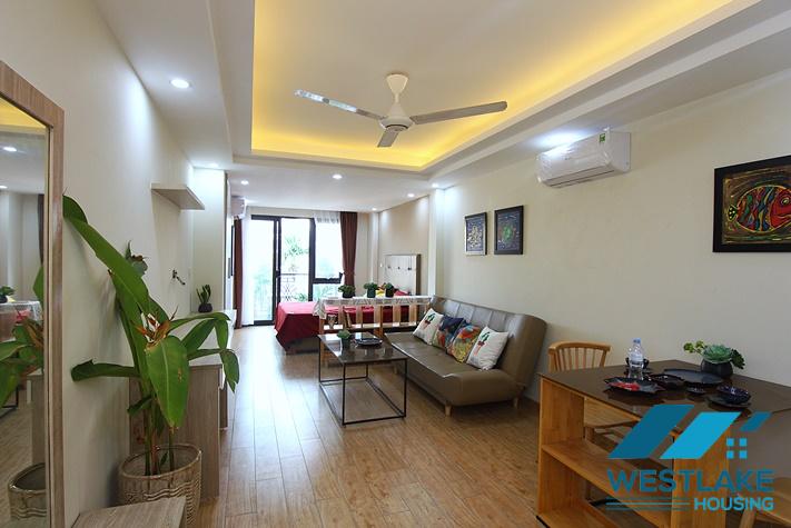 Cho Thuê Căn Hộ Studio Rộng Đẹp, Ban Công Thoáng Sáng Trên phố Âu Cơ, Tây Hồ, Hà Nội Cho Thuê Căn Hộ Studio Rộng Đẹp, Ban Công Thoáng Sáng Trên phố Âu Cơ, Tây Hồ, Hà Nội