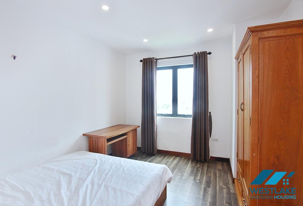 Cho Thuê Căn Hộ 3 Phòng Ngủ View Hồ Tại Ngõ Yên Tĩnh Đường Âu Cơ,Tây Hồ, Hà Nội