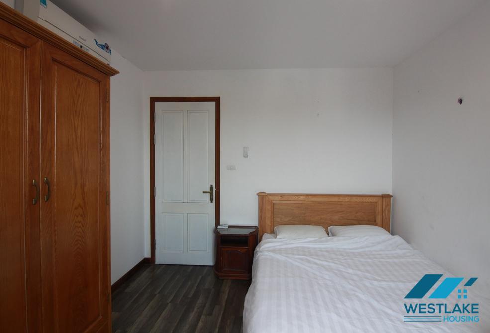 Cho Thuê Căn Hộ 3 Phòng Ngủ View Hồ Tại Ngõ Yên Tĩnh Đường Âu Cơ,Tây Hồ, Hà Nội