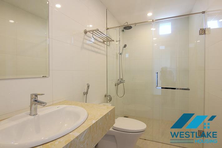 Cho Thuê Căn Hộ 3 Phòng Ngủ Mới Đẹp, Ban Công Thoáng Mát Tại Tây Hồ, Hà Nội