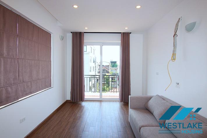 Cho Thuê Căn Hộ 3 Phòng Ngủ Mới Đẹp, Ban Công Thoáng Mát Tại Tây Hồ, Hà Nội