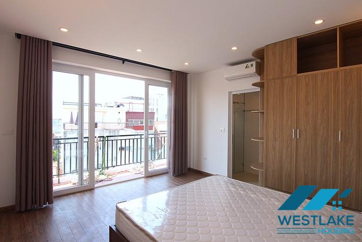 Cho Thuê Căn Hộ 3 Phòng Ngủ Mới Đẹp, Ban Công Thoáng Mát Tại Tây Hồ, Hà Nội