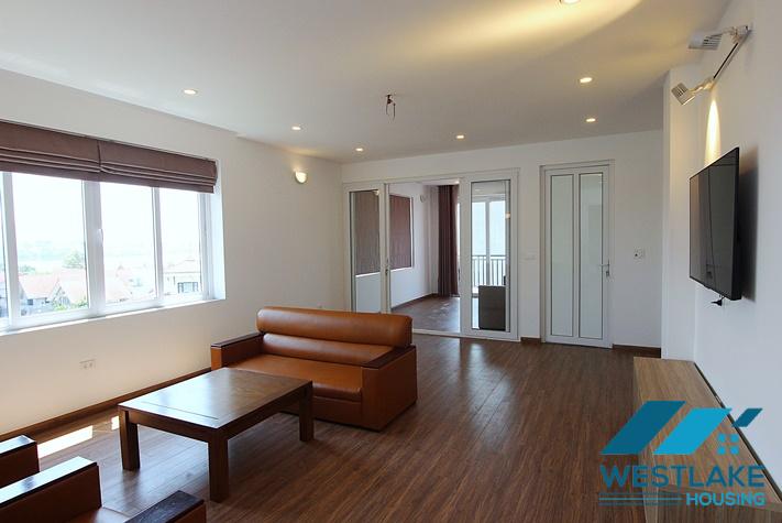 Cho Thuê Căn Hộ 3 Phòng Ngủ Mới Đẹp, Ban Công Thoáng Mát Tại Tây Hồ, Hà Nội