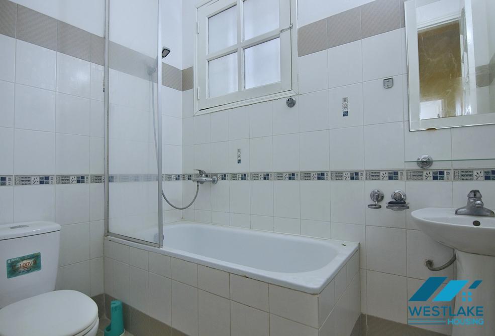 Cho Thuê Nhà 4 Phòng Ngủ, Ban Công, Sân Rộng Thoáng Sáng Tại Tô Ngọc Vân Tây Hồ, Hà Nội Cho Thuê Nhà 4 Phòng Ngủ, Ban Công, Sân Rộng Thoáng Sáng Tại Tô Ngọc Vân Tây Hồ, Hà Nội