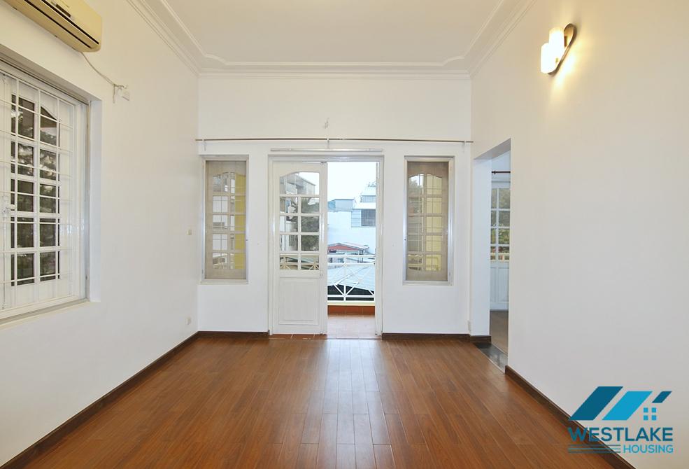 Cho Thuê Nhà 4 Phòng Ngủ, Ban Công, Sân Rộng Thoáng Sáng Tại Tô Ngọc Vân Tây Hồ, Hà Nội Cho Thuê Nhà 4 Phòng Ngủ, Ban Công, Sân Rộng Thoáng Sáng Tại Tô Ngọc Vân Tây Hồ, Hà Nội