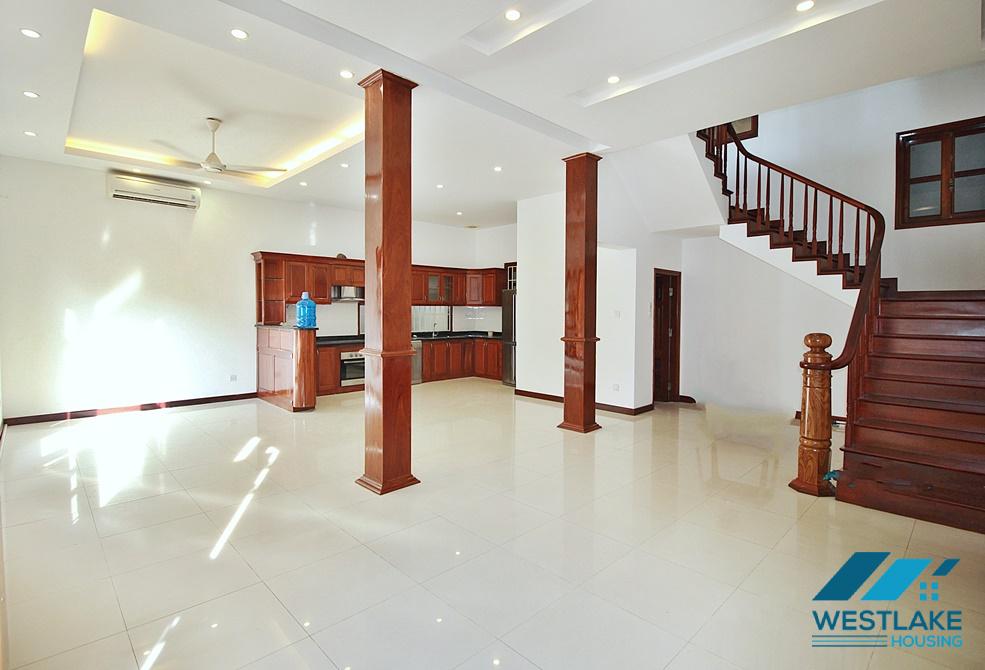 Cho Thuê Biệt Thự 5 Phòng Ngủ Sân Vườn Rộng, View Hồ Thoáng Mát Tại Tô Ngoc Vân, Tây Hồ, Hà Nội Cho Thuê Biệt Thự 5 Phòng Ngủ Sân Vườn Rộng, View Hồ Thoáng Mát Tại Tô Ngoc Vân, Tây Hồ, Hà Nội