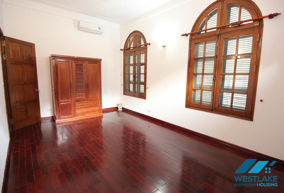 Beautiful mansion with lots of charms for rent in Tay Ho, Ha Noi Beautiful mansion with lots of charms for rent in Tay Ho, Ha Noi
