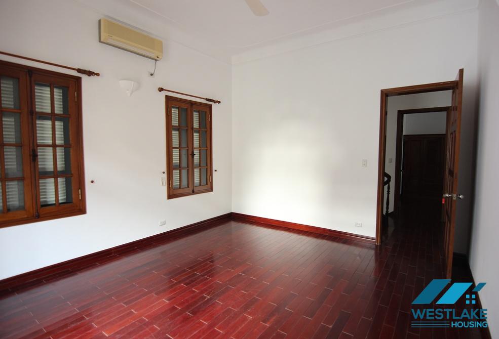 Beautiful mansion with lots of charms for rent in Tay Ho, Ha Noi Beautiful mansion with lots of charms for rent in Tay Ho, Ha Noi