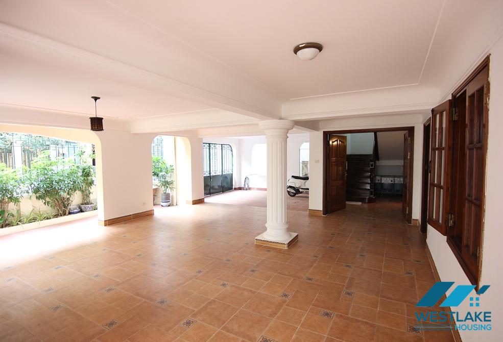 Beautiful mansion with lots of charms for rent in Tay Ho, Ha Noi Beautiful mansion with lots of charms for rent in Tay Ho, Ha Noi