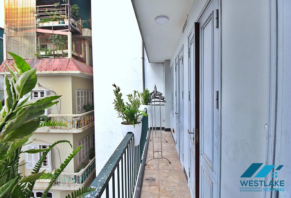 Beautiful 03 bedrooms apartment for rent in Quang An Street, Tay Ho, Ha Noi Beautiful 03 bedrooms apartment for rent in Quang An Street, Tay Ho, Ha Noi