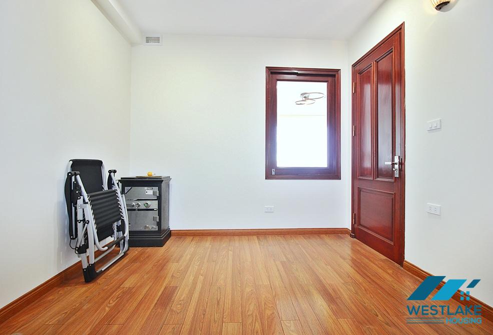 Beautiful 03 bedrooms apartment for rent in Quang An Street, Tay Ho, Ha Noi Beautiful 03 bedrooms apartment for rent in Quang An Street, Tay Ho, Ha Noi