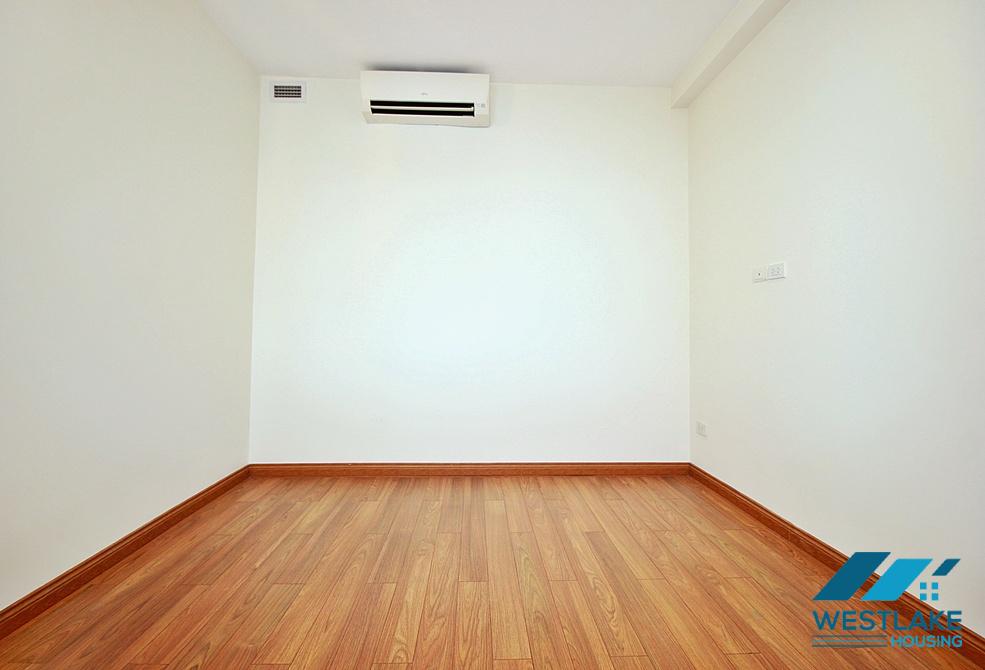 Beautiful 03 bedrooms apartment for rent in Quang An Street, Tay Ho, Ha Noi Beautiful 03 bedrooms apartment for rent in Quang An Street, Tay Ho, Ha Noi