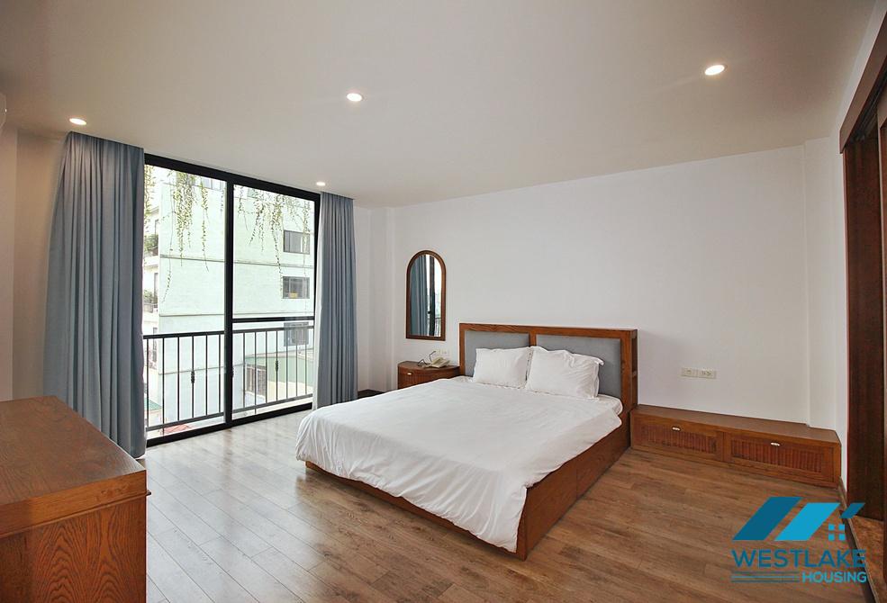Bright 02 bedrooms apartment on high floor for rent in Tay Ho, Ha Noi Bright 02 bedrooms apartment on high floor for rent in Tay Ho, Ha Noi