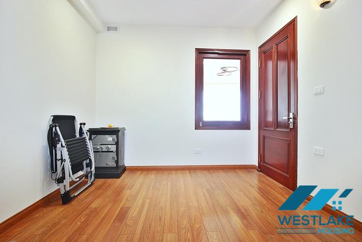 Cho Thuê Căn Hộ 3 Phòng Ngủ Đẹp, Ban Công, View Hồ Thoáng Sáng Tại Đường Quang An, Tây Hồ, Hà Nội. Cho Thuê Căn Hộ 3 Phòng Ngủ Đẹp, Ban Công, View Hồ Thoáng Sáng Tại Đường Quang An, Tây Hồ, Hà Nội.