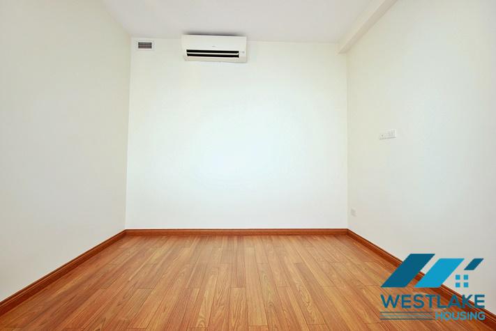 Cho Thuê Căn Hộ 3 Phòng Ngủ Đẹp, Ban Công, View Hồ Thoáng Sáng Tại Đường Quang An, Tây Hồ, Hà Nội. Cho Thuê Căn Hộ 3 Phòng Ngủ Đẹp, Ban Công, View Hồ Thoáng Sáng Tại Đường Quang An, Tây Hồ, Hà Nội.