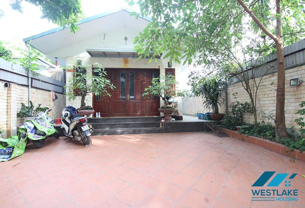 A nice house with big yard for rent in Dang Thai Mai, Tay Ho