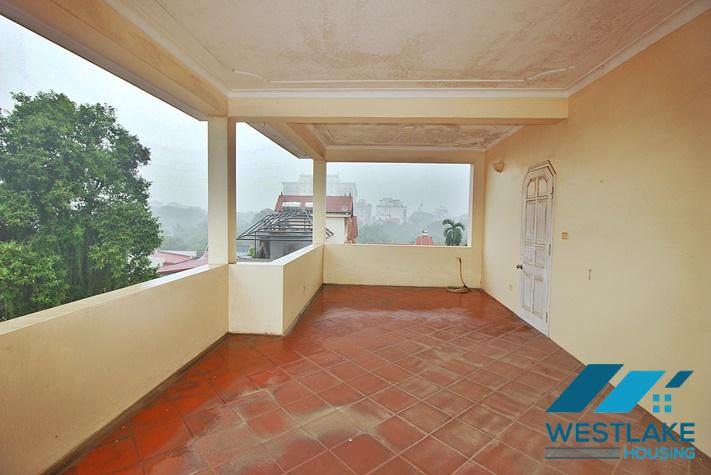 Cho Thuê Nhà 5 Phòng Ngủ Rông Thoáng Tại Đường Tô Ngọc Vân, Tây Hồ, Hà Nội.