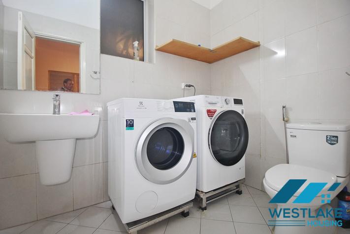 Cho Thuê Nhà 5 Phòng Ngủ Rông Thoáng Tại Đường Tô Ngọc Vân, Tây Hồ, Hà Nội.