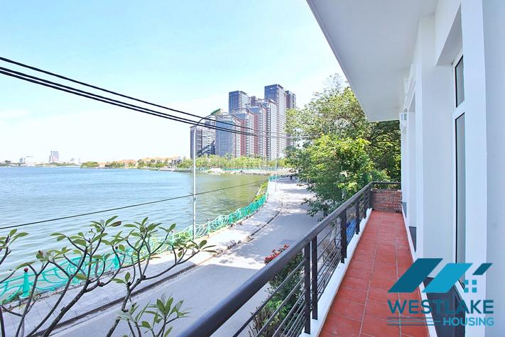 Cho Thuê Nhà 4 Phòng Ngủ Ven Hồ Phố Quảng Khánh Tây Hồ, Hà Nội Với View Hồ Tuyệt Đẹp.