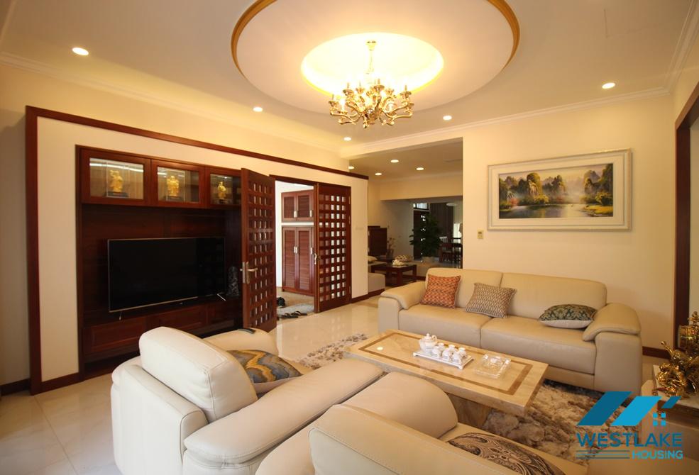 A beautiful villa with 4 bedrooms for rent in tay Ho, Ha Noi A beautiful villa with 4 bedrooms for rent in tay Ho, Ha Noi