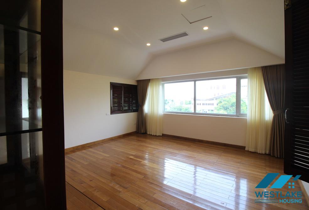 A beautiful villa with 4 bedrooms for rent in tay Ho, Ha Noi A beautiful villa with 4 bedrooms for rent in tay Ho, Ha Noi