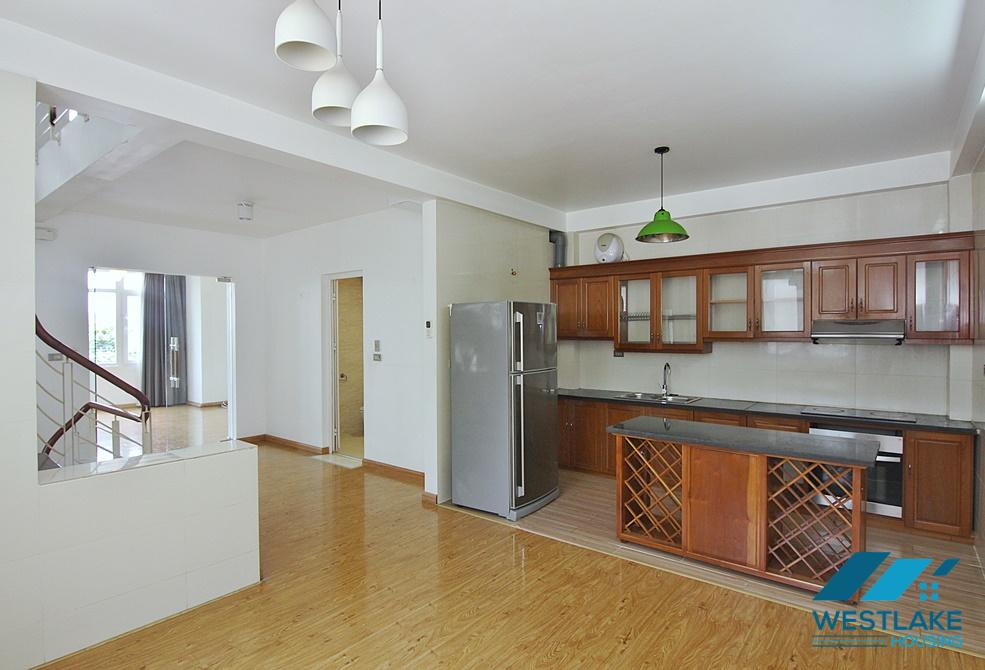 Lake view and unfurnished house for rent in Dang Thai Mai, Tay Ho