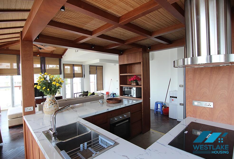 A penthouse 3 bedroom apartment for rent in Tay Ho, Ha Noi