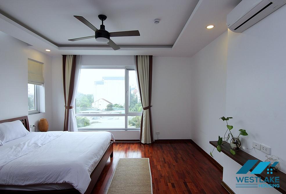 Spectacular 04 bedrooms apartment in Tay Ho, Ha Noi for rent.