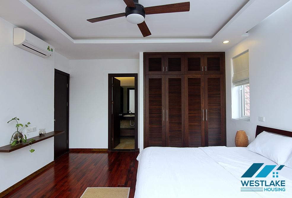 Spectacular 04 bedrooms apartment in Tay Ho, Ha Noi for rent.