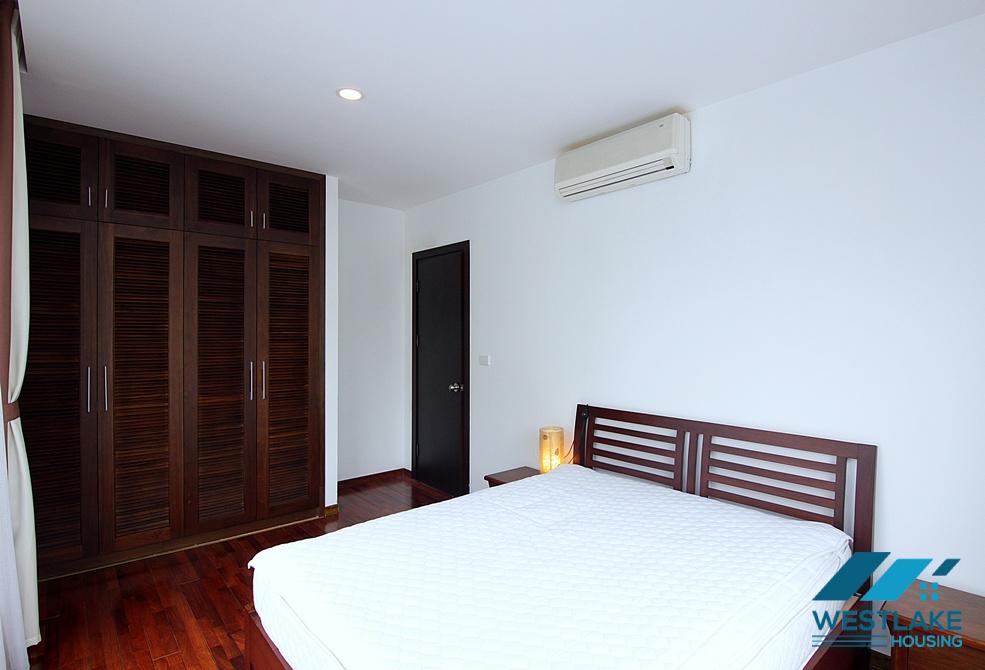 Spectacular 04 bedrooms apartment in Tay Ho, Ha Noi for rent.
