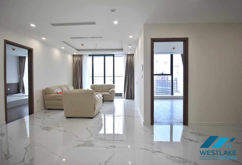 Unfurnished duplex apartment in Sunshine City for rent