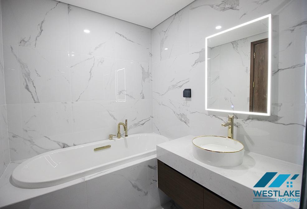 Unfurnished duplex apartment in Sunshine City for rent