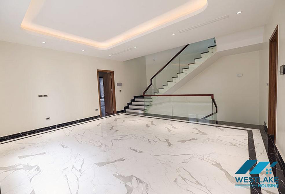 CHO THUÊ BIỆT THỰ CIPUTRA – SÂN VƯỜN RỘNG, MỚI XÂY