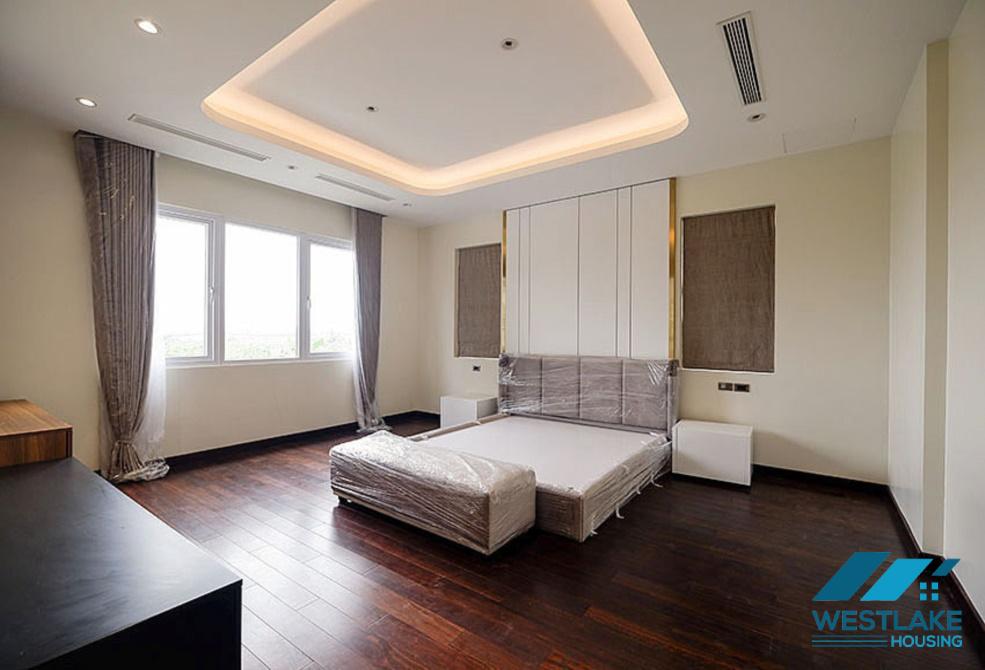 CHO THUÊ BIỆT THỰ CIPUTRA – SÂN VƯỜN RỘNG, MỚI XÂY