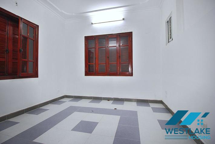 Cho Thuê Nhà 3 Phòng Ngủ Để Ở Hoặc Làm Quán Tại Đường Tô Ngọc Vân, Tây Hồ, Hà Nội.