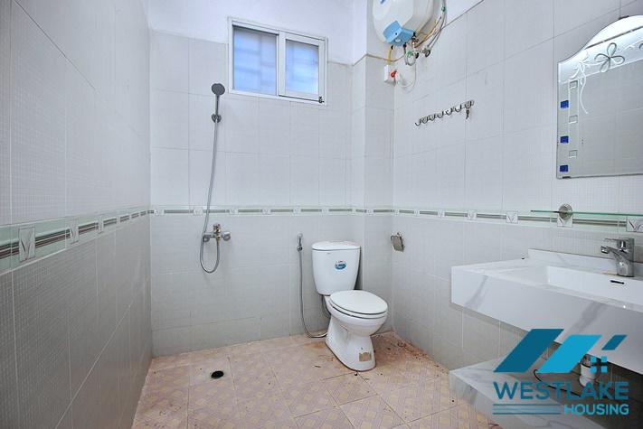 Cho Thuê Nhà 3 Phòng Ngủ Để Ở Hoặc Làm Quán Tại Đường Tô Ngọc Vân, Tây Hồ, Hà Nội.