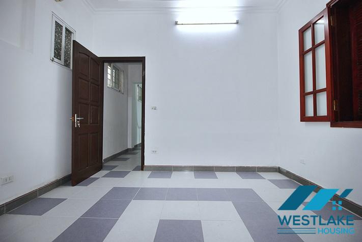 Cho Thuê Nhà 3 Phòng Ngủ Để Ở Hoặc Làm Quán Tại Đường Tô Ngọc Vân, Tây Hồ, Hà Nội.