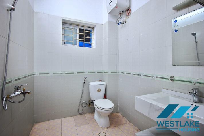 Cho Thuê Nhà 3 Phòng Ngủ Để Ở Hoặc Làm Quán Tại Đường Tô Ngọc Vân, Tây Hồ, Hà Nội.