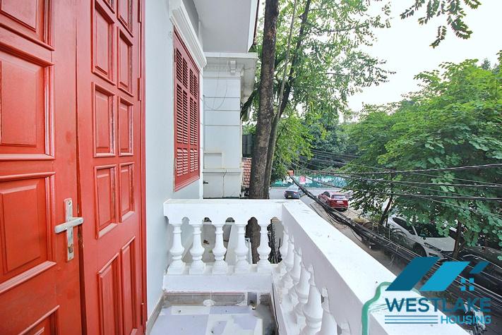 Cho Thuê Nhà 3 Phòng Ngủ Để Ở Hoặc Làm Quán Tại Đường Tô Ngọc Vân, Tây Hồ, Hà Nội.