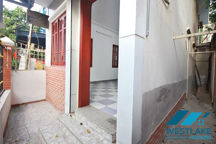 Cho Thuê Nhà 3 Phòng Ngủ Để Ở Hoặc Làm Quán Tại Đường Tô Ngọc Vân, Tây Hồ, Hà Nội.