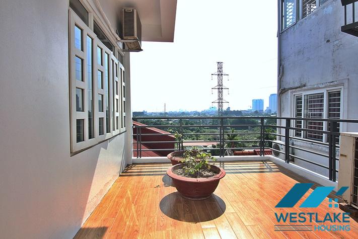 Cho Thuê Nhà 8 Phòng Ngủ Rộng Thoáng Sáng Tại Âu Cơ, Tây Hồ, Hà Nội.