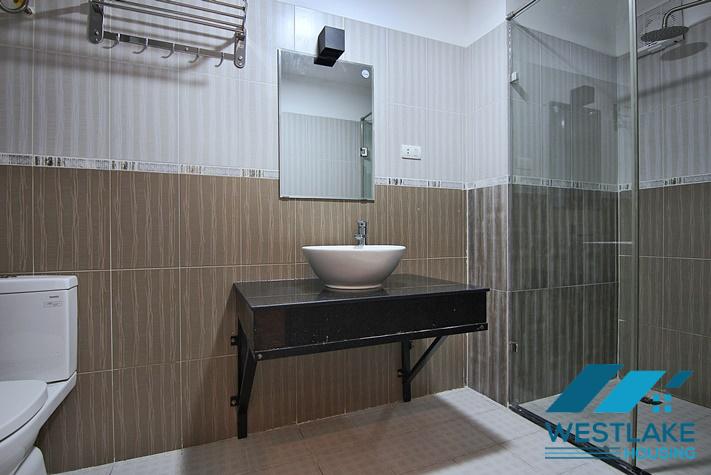 Cho Thuê Nhà 8 Phòng Ngủ Rộng Thoáng Sáng Tại Âu Cơ, Tây Hồ, Hà Nội.