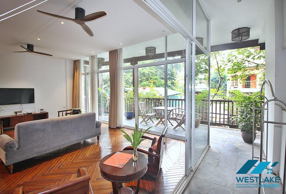 A marvellous 4 bedroom apartment for rent on Dang Thai Mai street, Tay Ho District