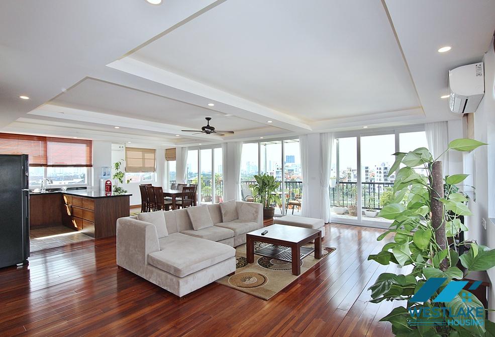Spacious 04 bedroom apartment on high floor for rent in Tay Ho, Ha Noi