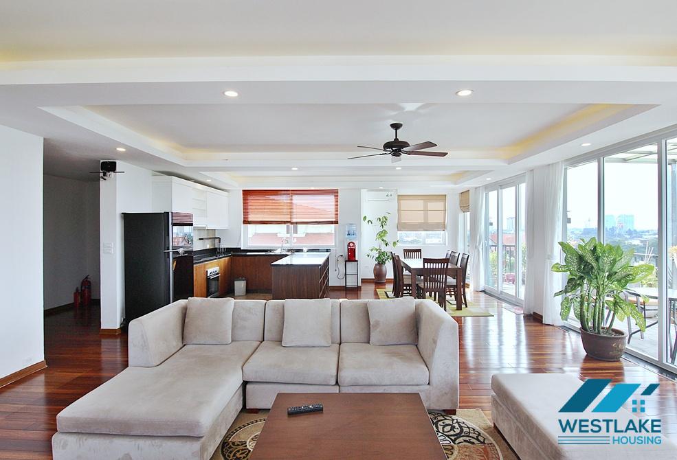 Spacious 04 bedroom apartment on high floor for rent in Tay Ho, Ha Noi