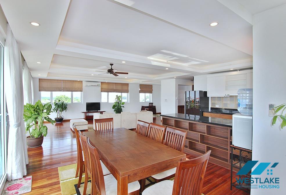 Spacious 04 bedroom apartment on high floor for rent in Tay Ho, Ha Noi
