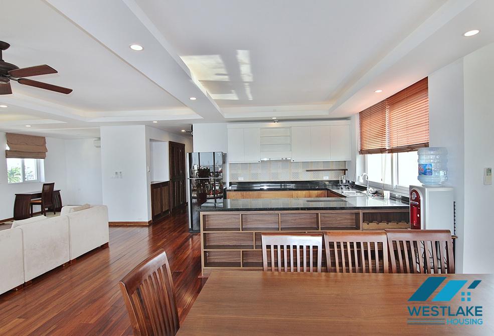 Spacious 04 bedroom apartment on high floor for rent in Tay Ho, Ha Noi