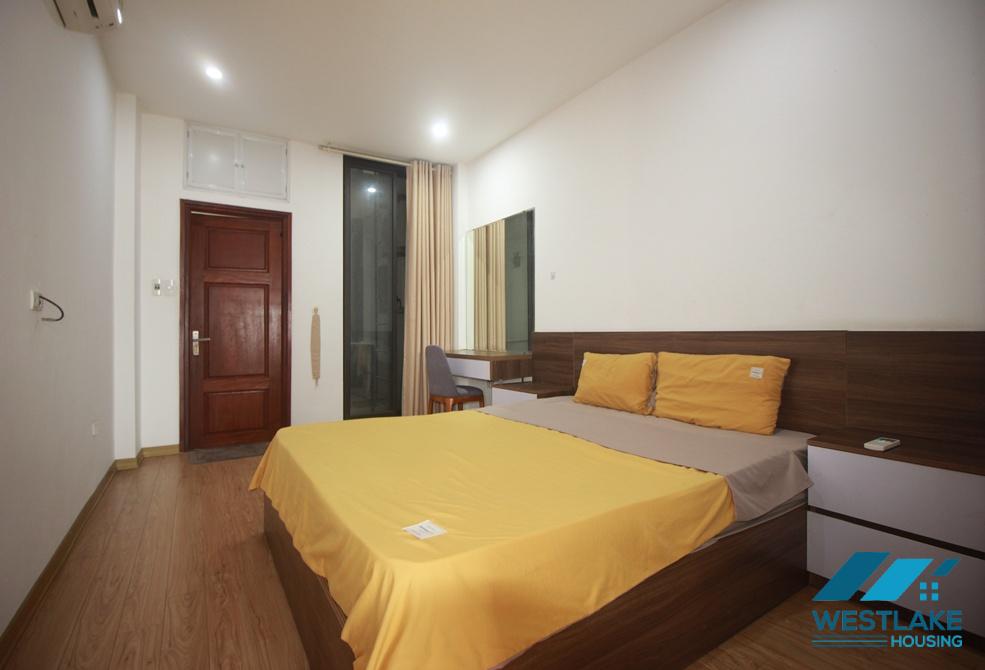 Good price, 2 bedrooms apartment for rent on Au Co area, Hanoi.