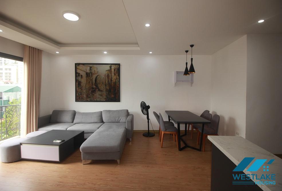 Good price, 2 bedrooms apartment for rent on Au Co area, Hanoi.